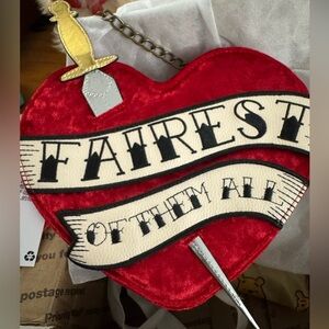 "Oh My Disney Store” Snow White Fairest of Them All Crossbody Bag